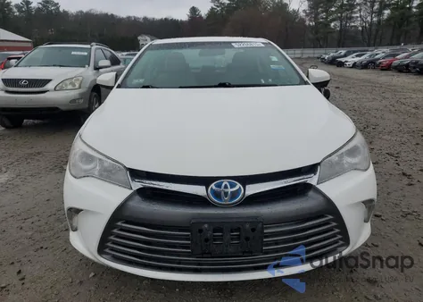 2017 Toyota Camry Hybrid z USA, uszkodzony, nr VIN 4T1BD1FK1HU220369